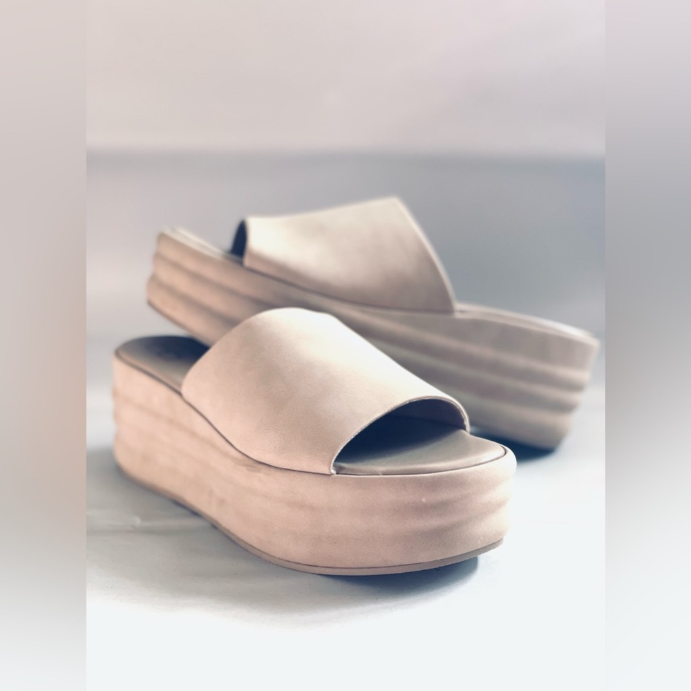 Platform sandals